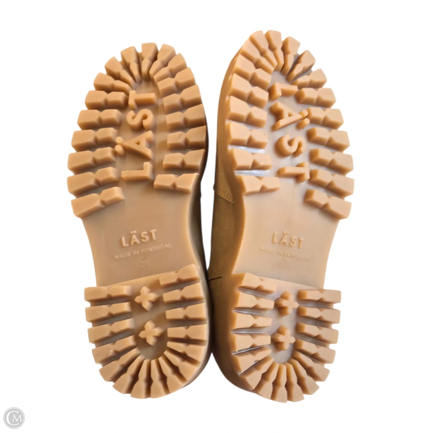 Boots Ankle Flats By Last In Beige, Size: 8.5