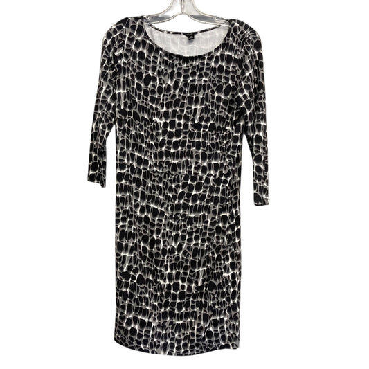 Dress Casual Short By Ann Taylor In Black & White, Size:8P