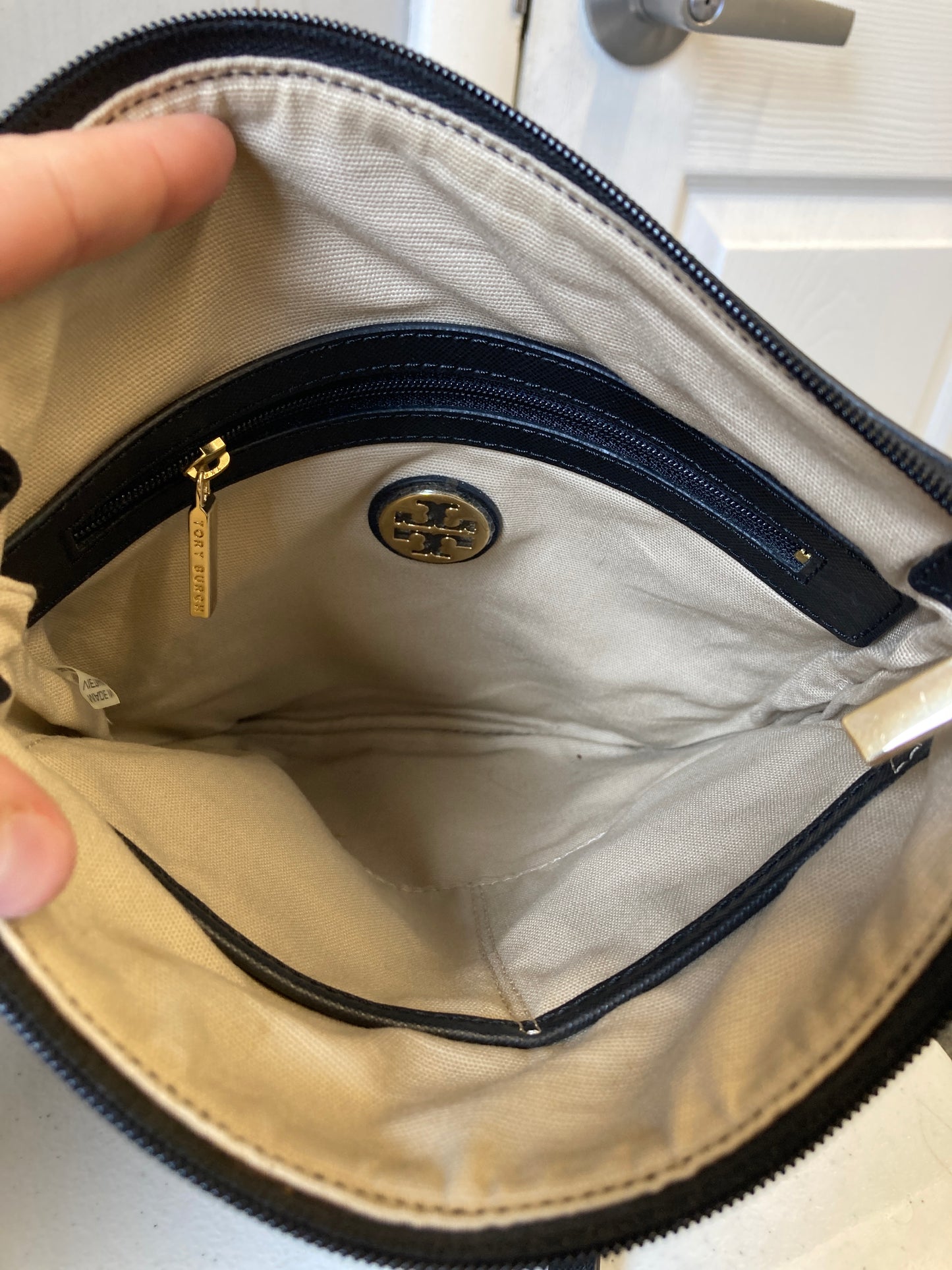 Handbag Designer By Tory Burch In Green, Size:Medium