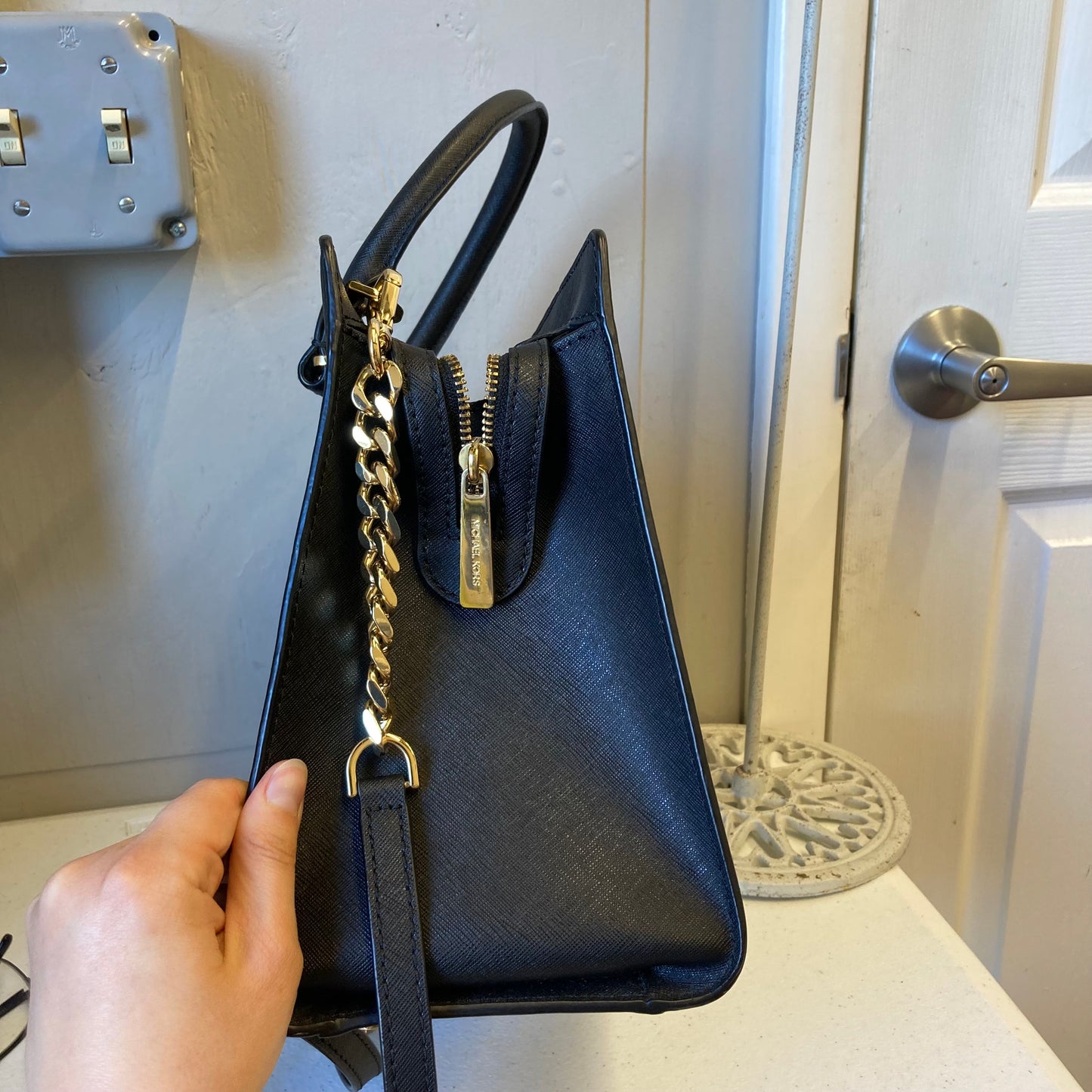 Handbag Designer By Michael Kors In Black, Size:Large