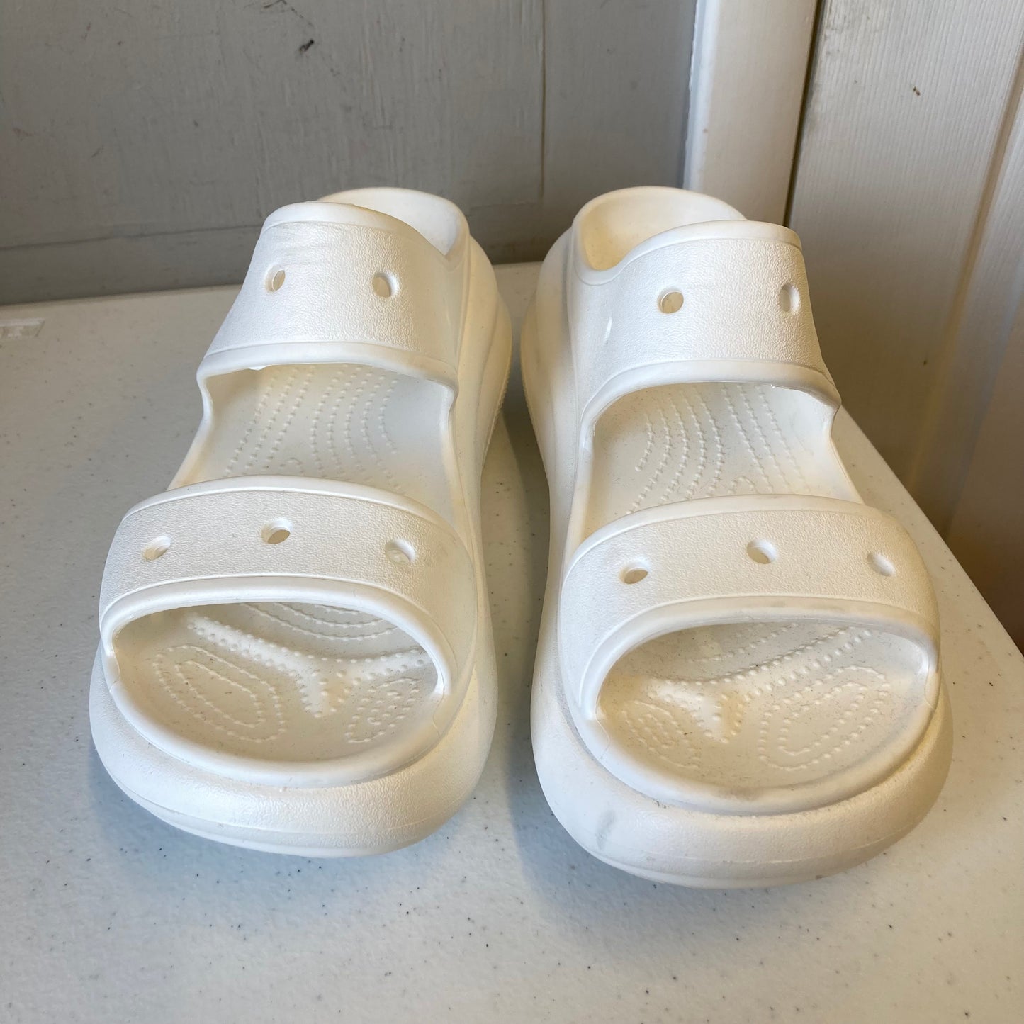 Sandals Heels Platform By Crocs In White, Size:10