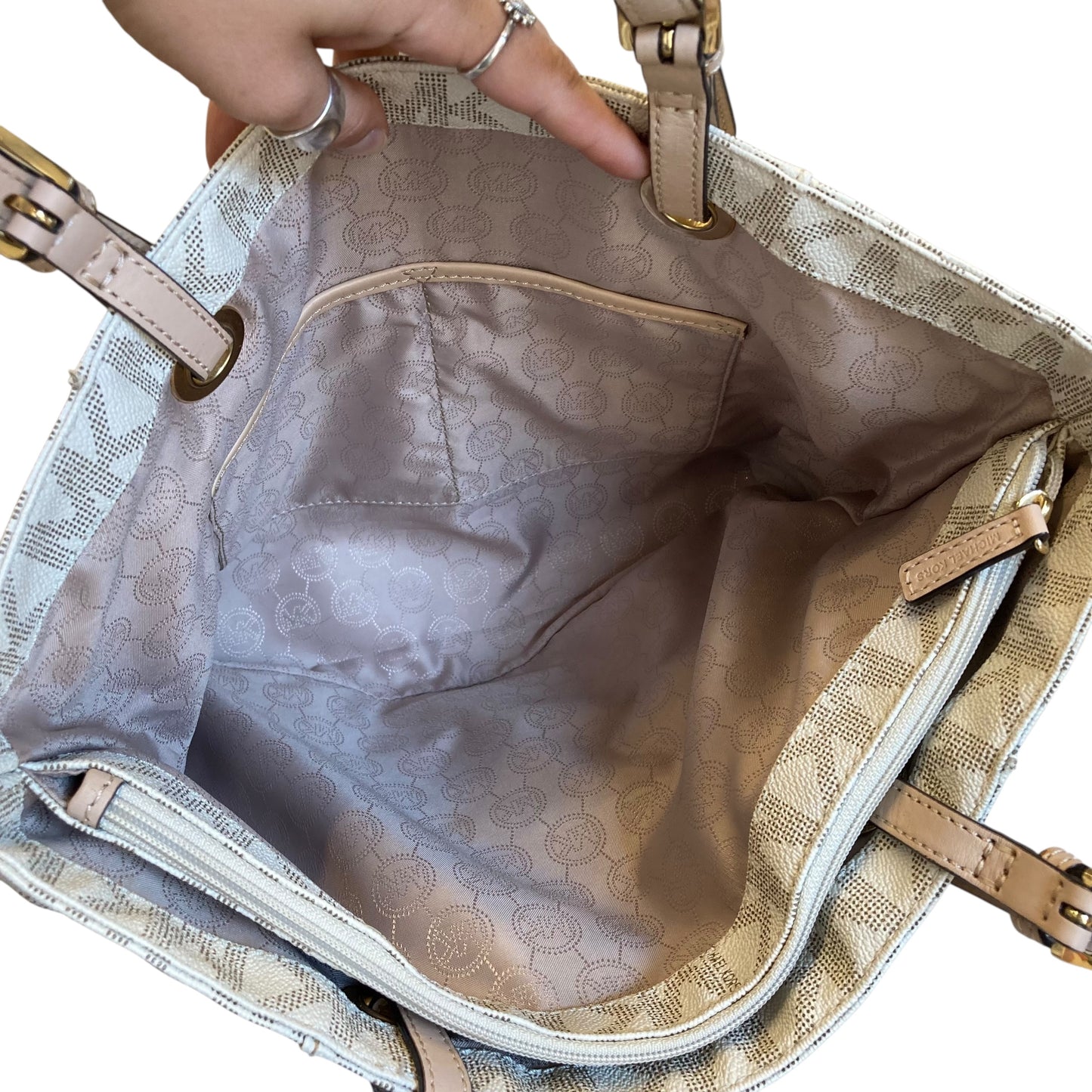 Handbag Designer By Michael Kors In Cream, Size:Medium