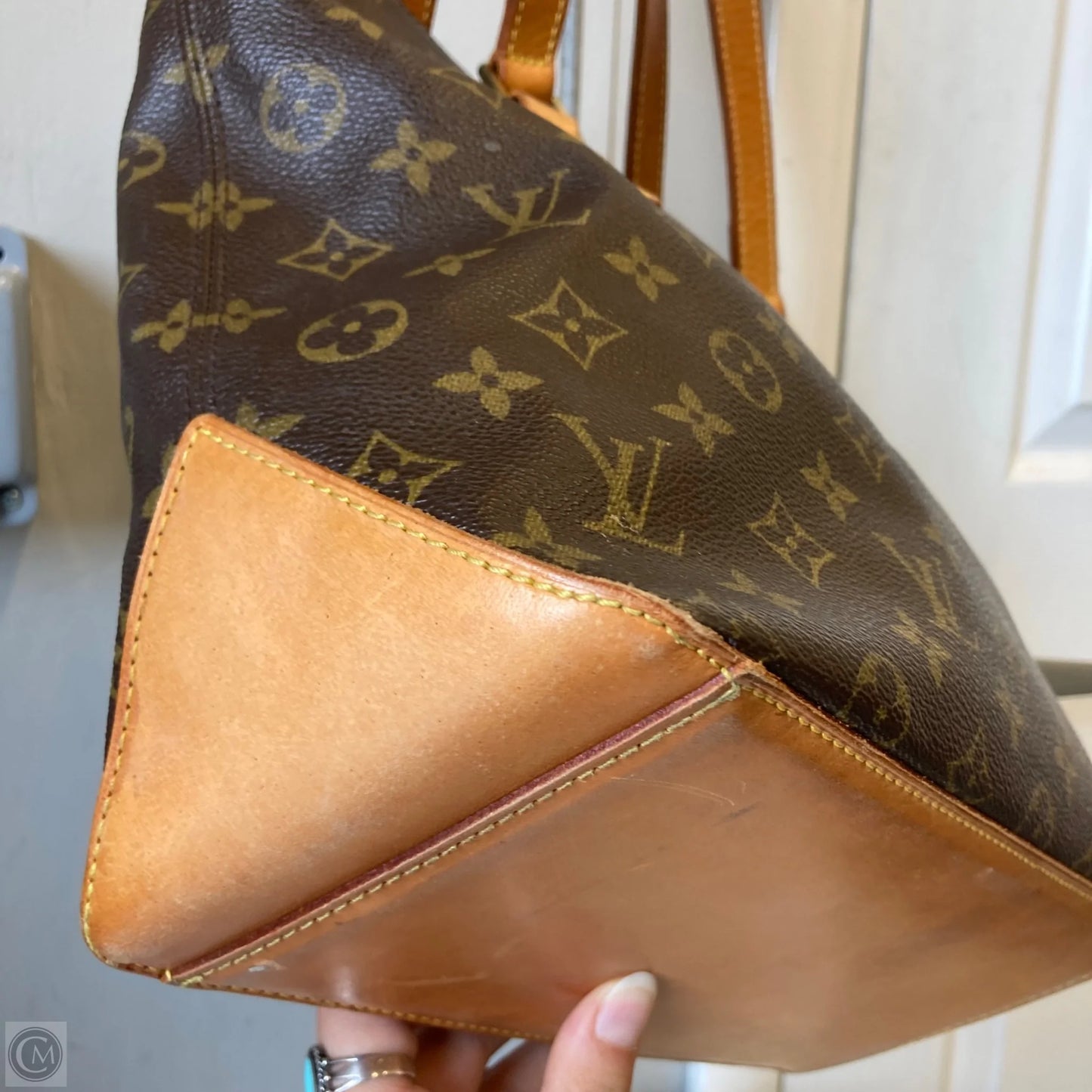 Handbag Luxury Designer By Louis Vuitton, Size: Medium