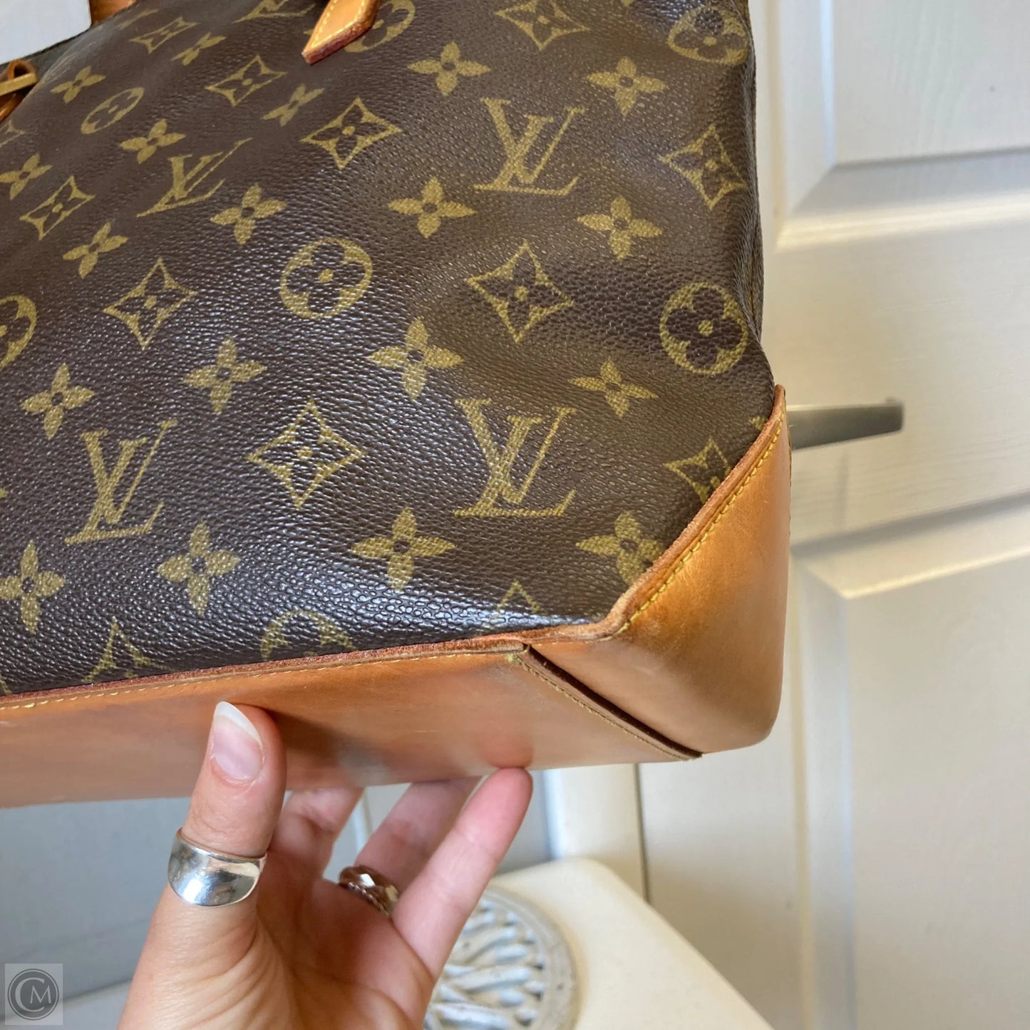 Handbag Luxury Designer By Louis Vuitton, Size: Medium