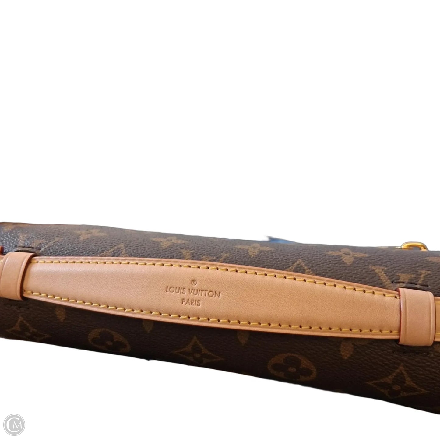 Crossbody Luxury Designer By Louis Vuitton, Size: Medium