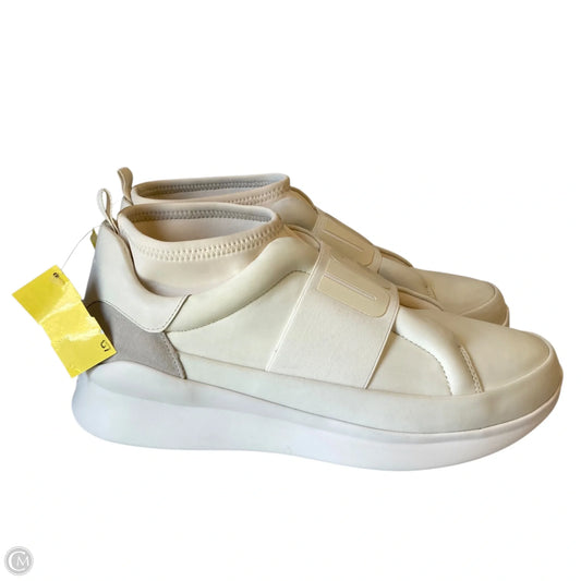 Shoes Designer By Ugg In White, Size: 12