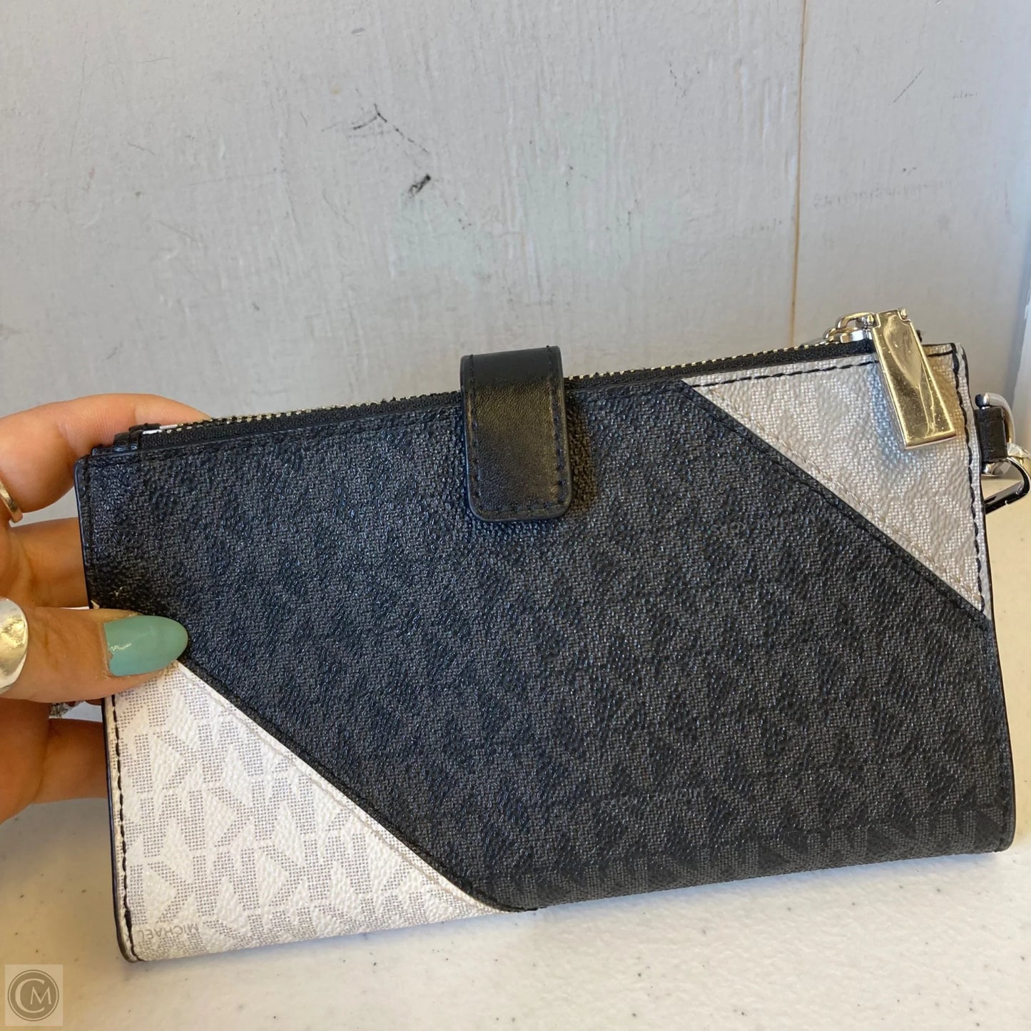 Wristlet By Michael By Michael Kors, Size: Medium