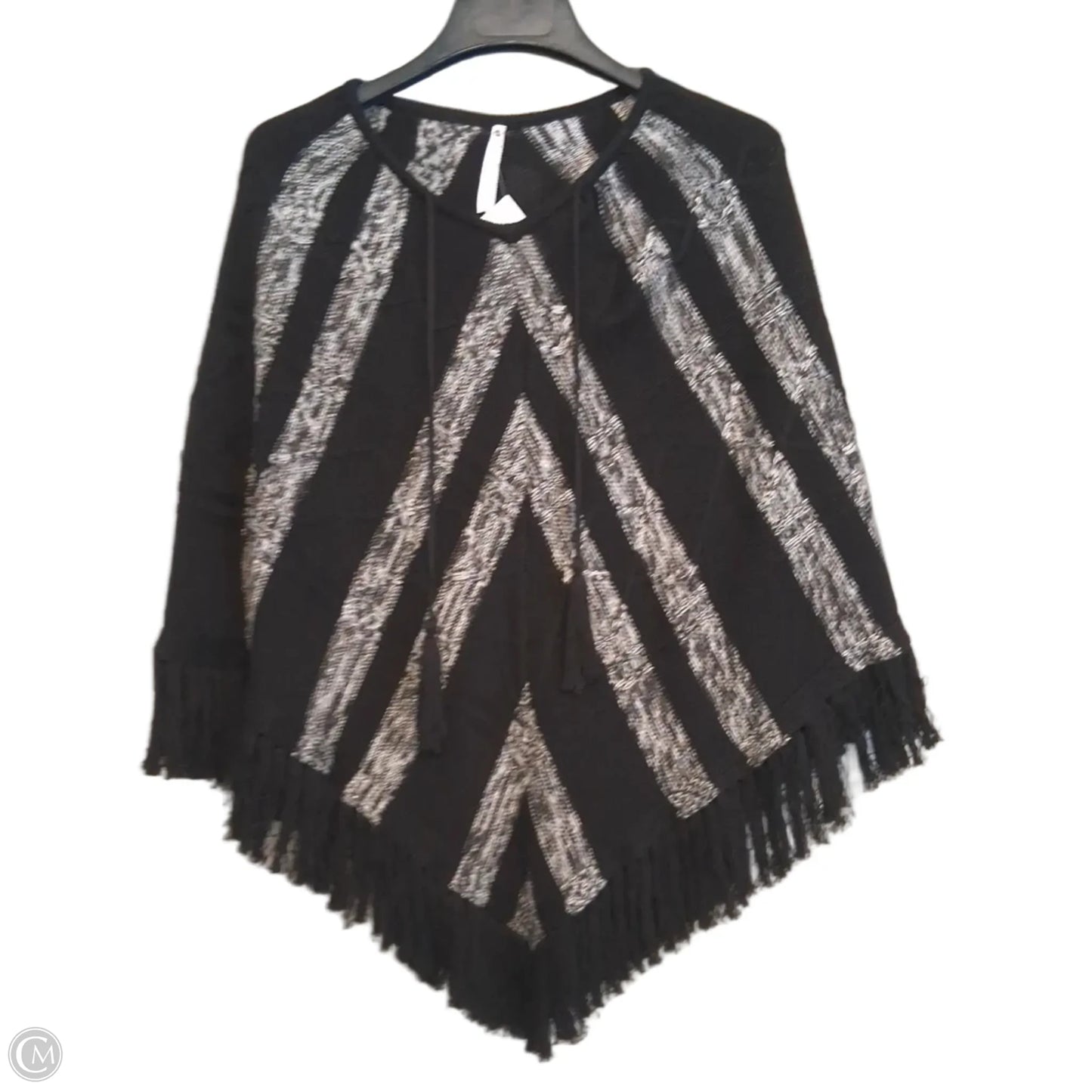 Poncho By Leo And Nicole In Black & White, Size: Sp