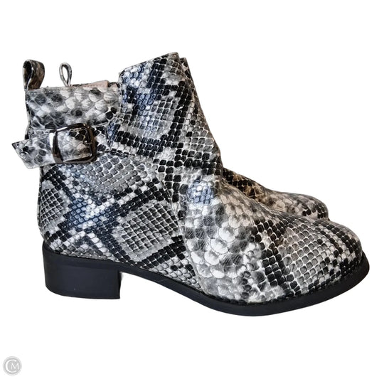 Boots Ankle Flats By Masseys In Snakeskin Print, Size: 7.5