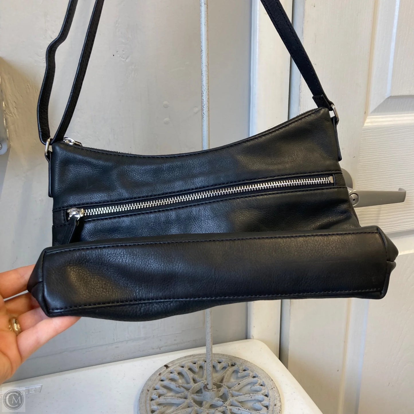 Crossbody By Margot, Size: Medium