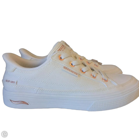 Shoes Sneakers By Skechers In White, Size: 6.5