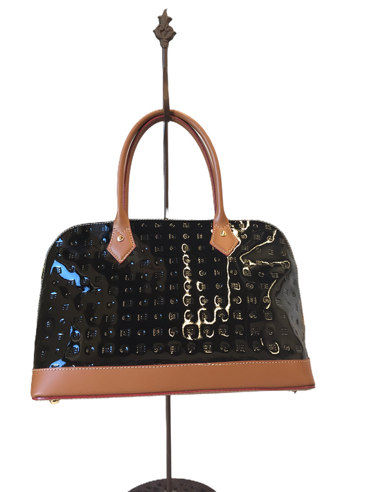 Handbag Designer By  Arcadia Size: Medium