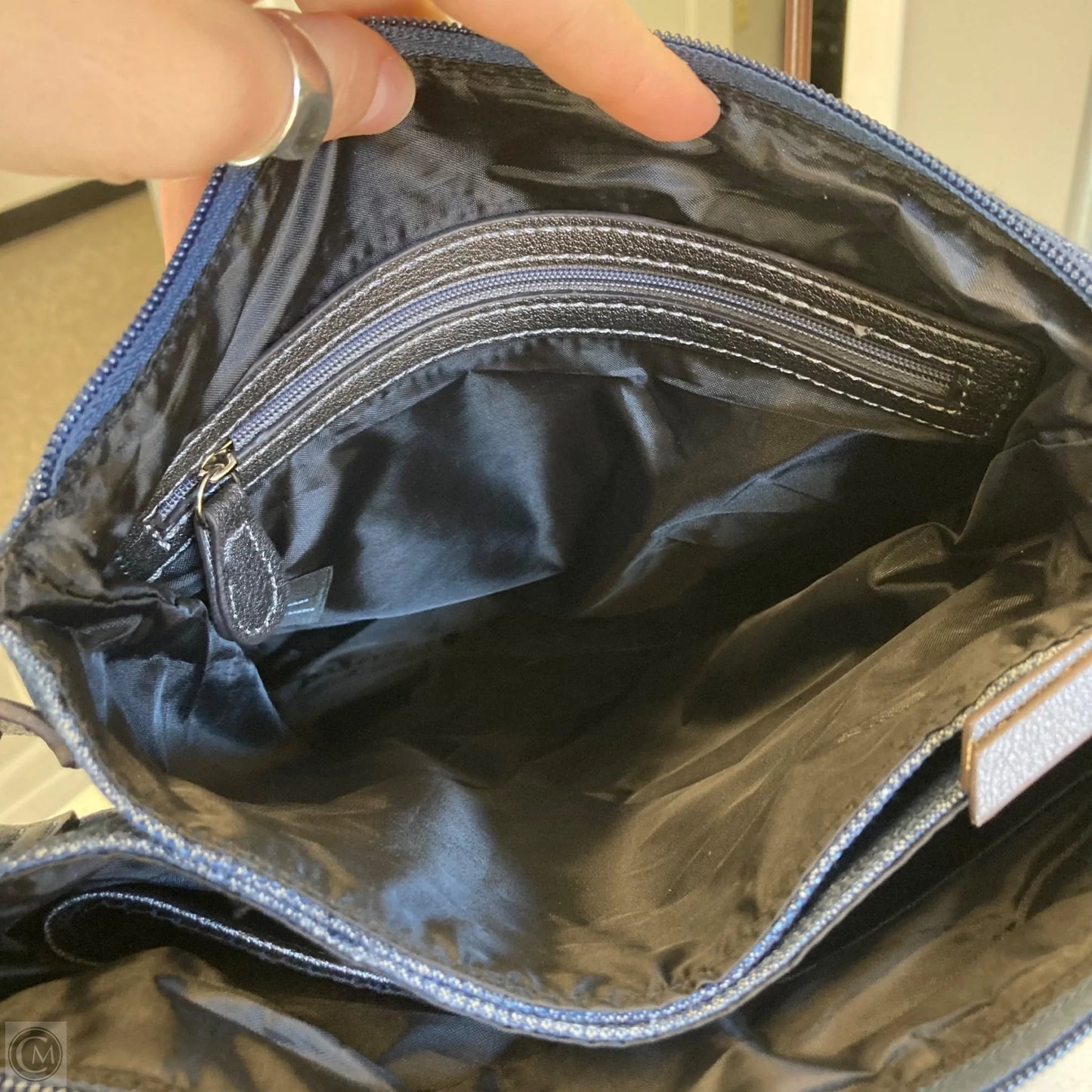 Crossbody , Size: Medium