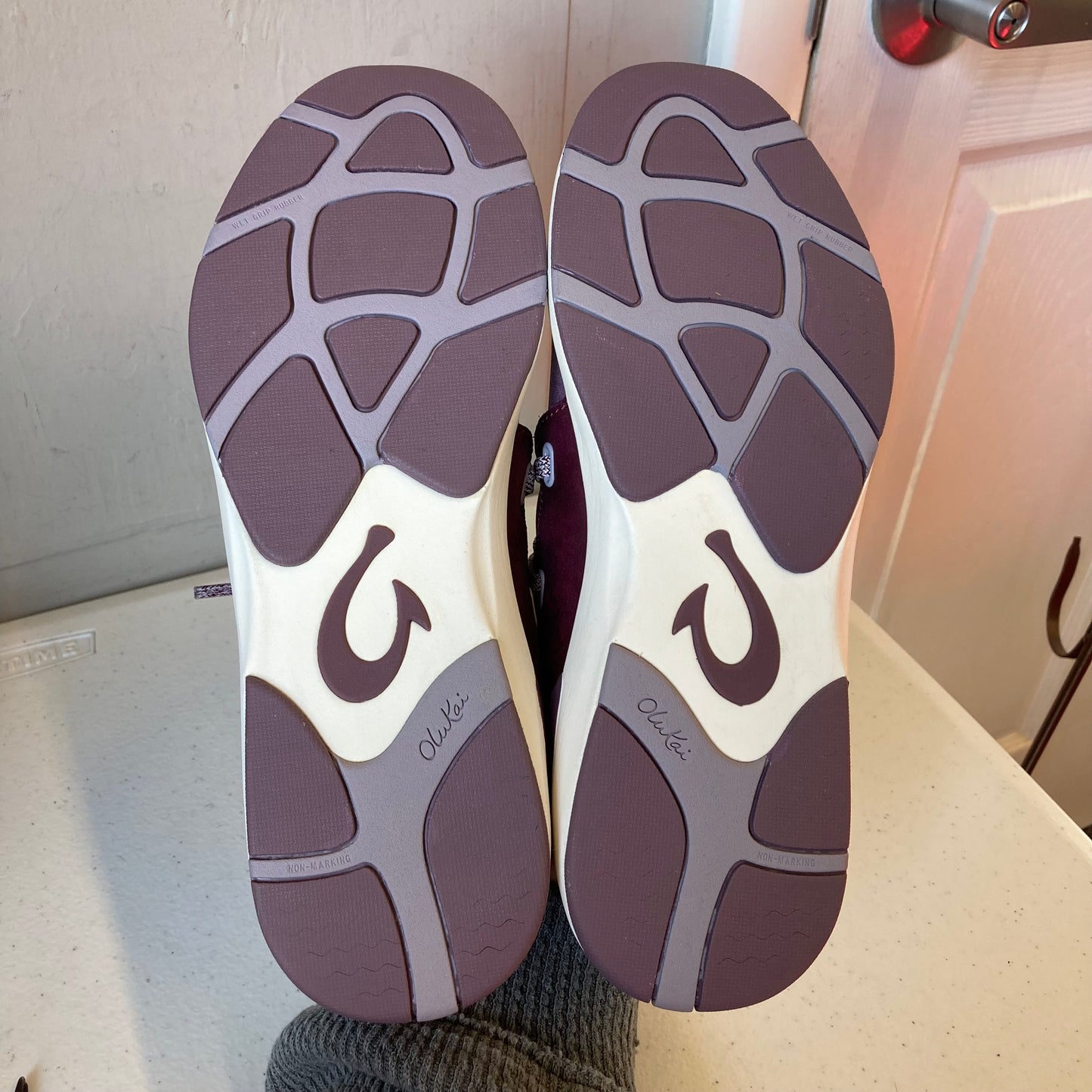 Shoes Sneakers By Olukai In Purple, Size:6.5