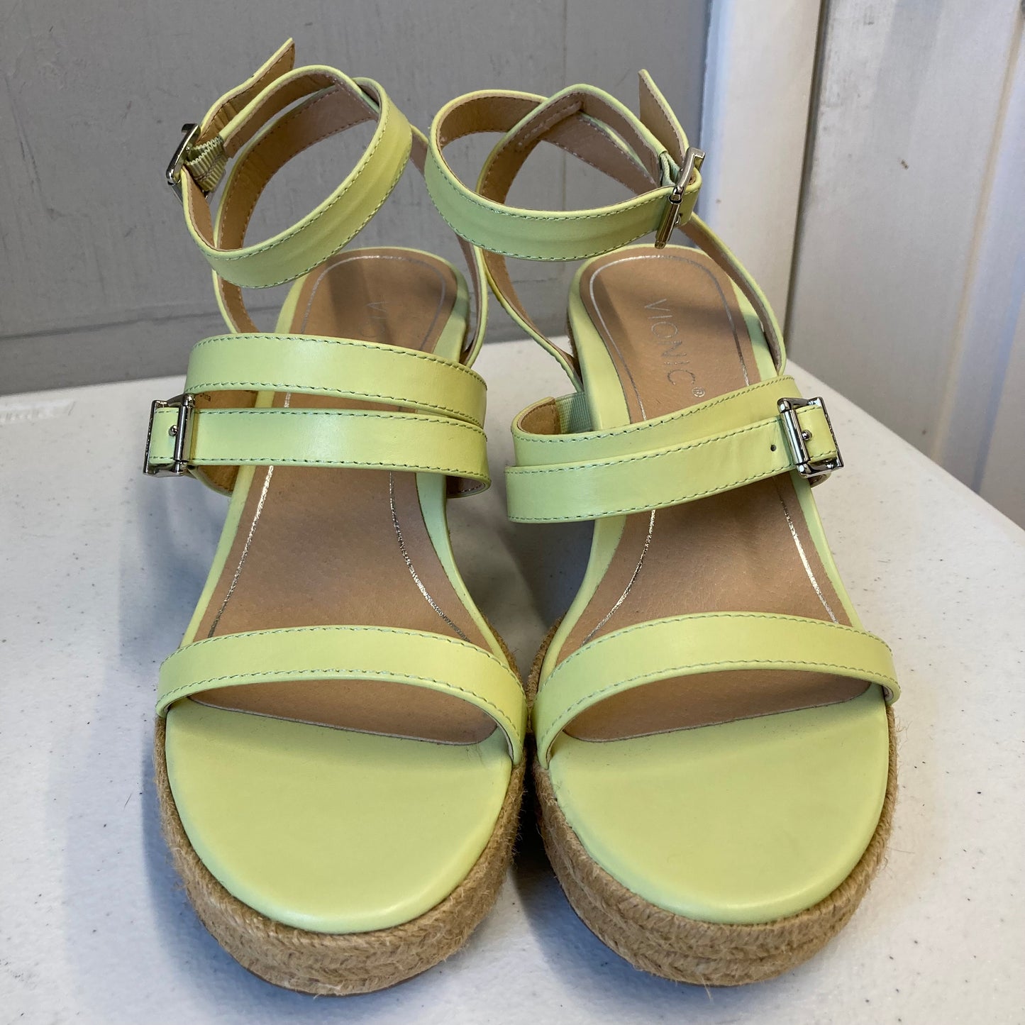 Sandals Heels Wedge By Vionic In Green, Size:8.5
