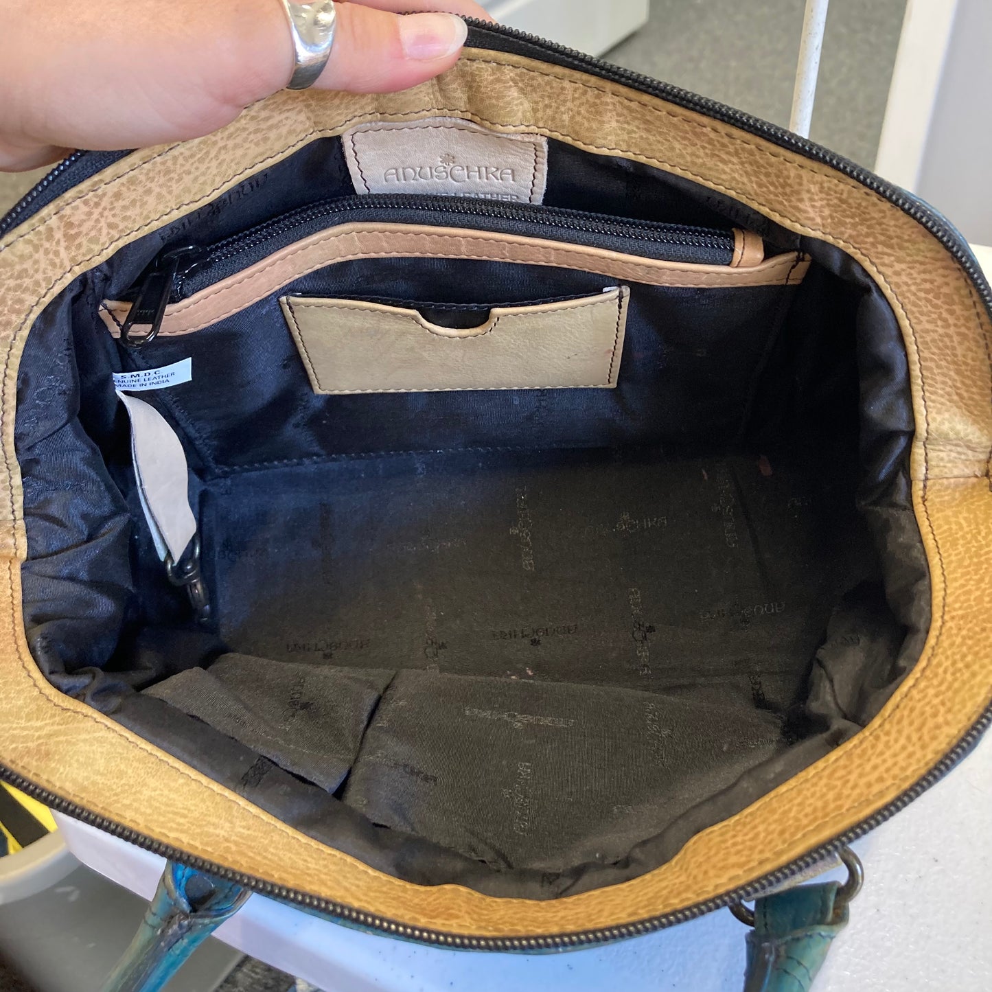 Handbag Leather By Anuschka In Tan, Size:Medium