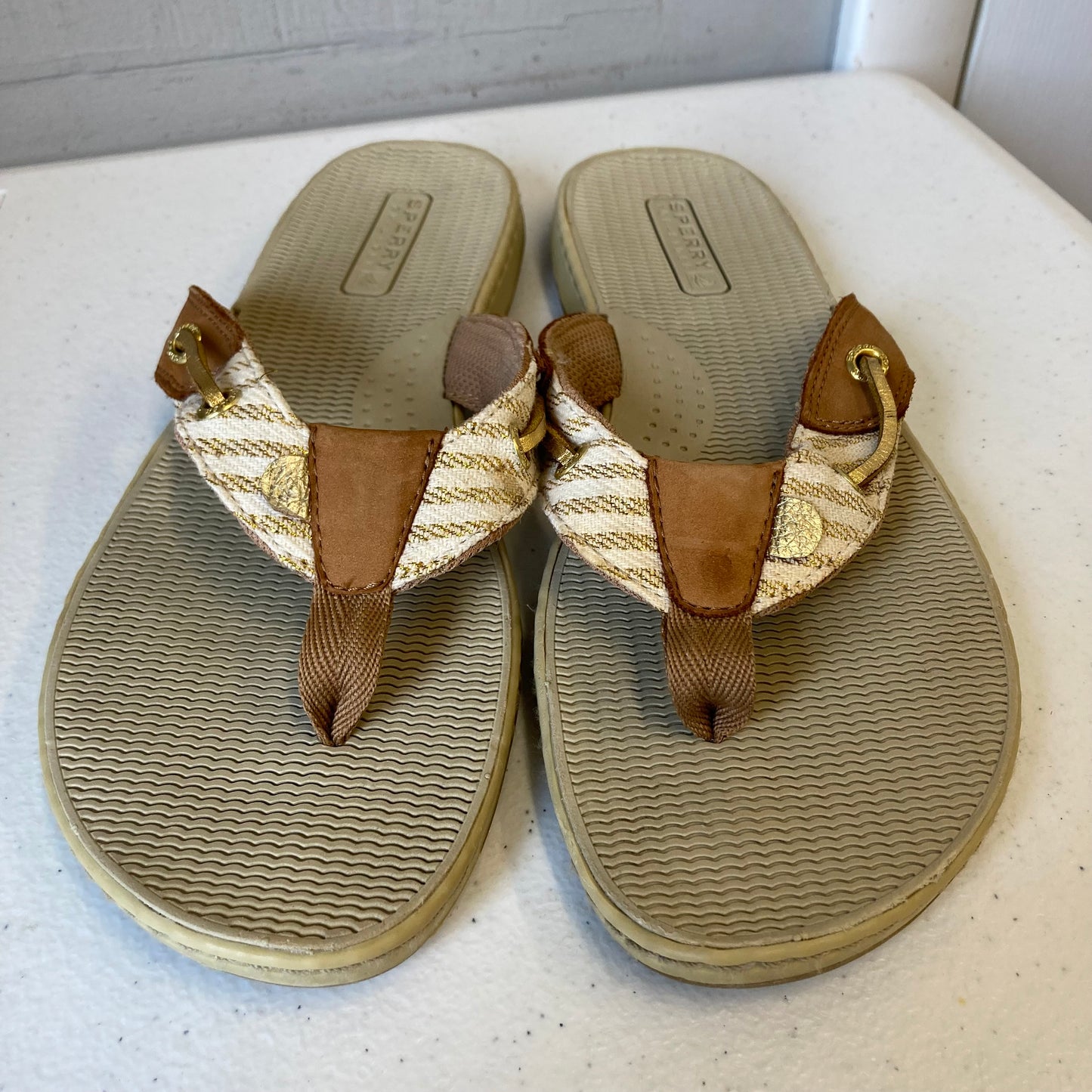 Sandals Flip Flops By Sperry In Brown & Gold, Size:8