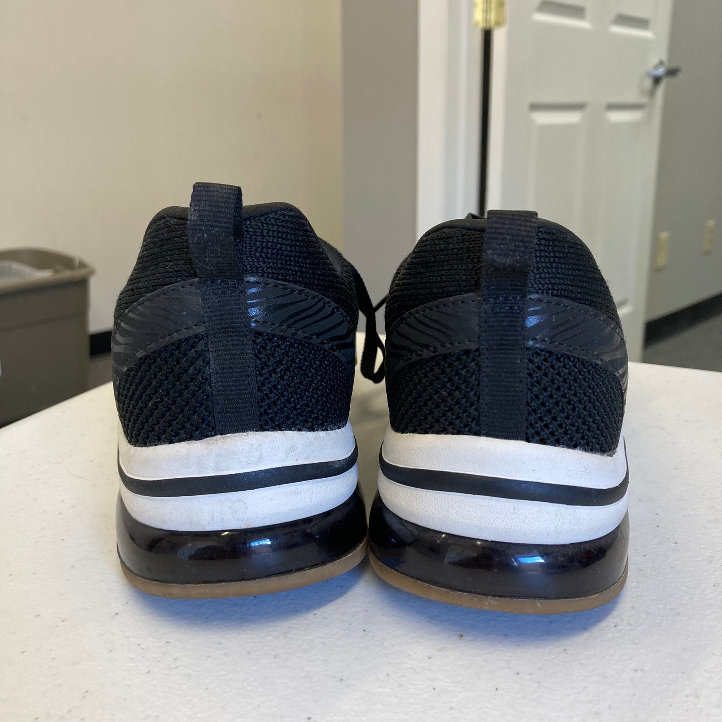 Shoes Athletic By Skechers In Black, Size:9.5