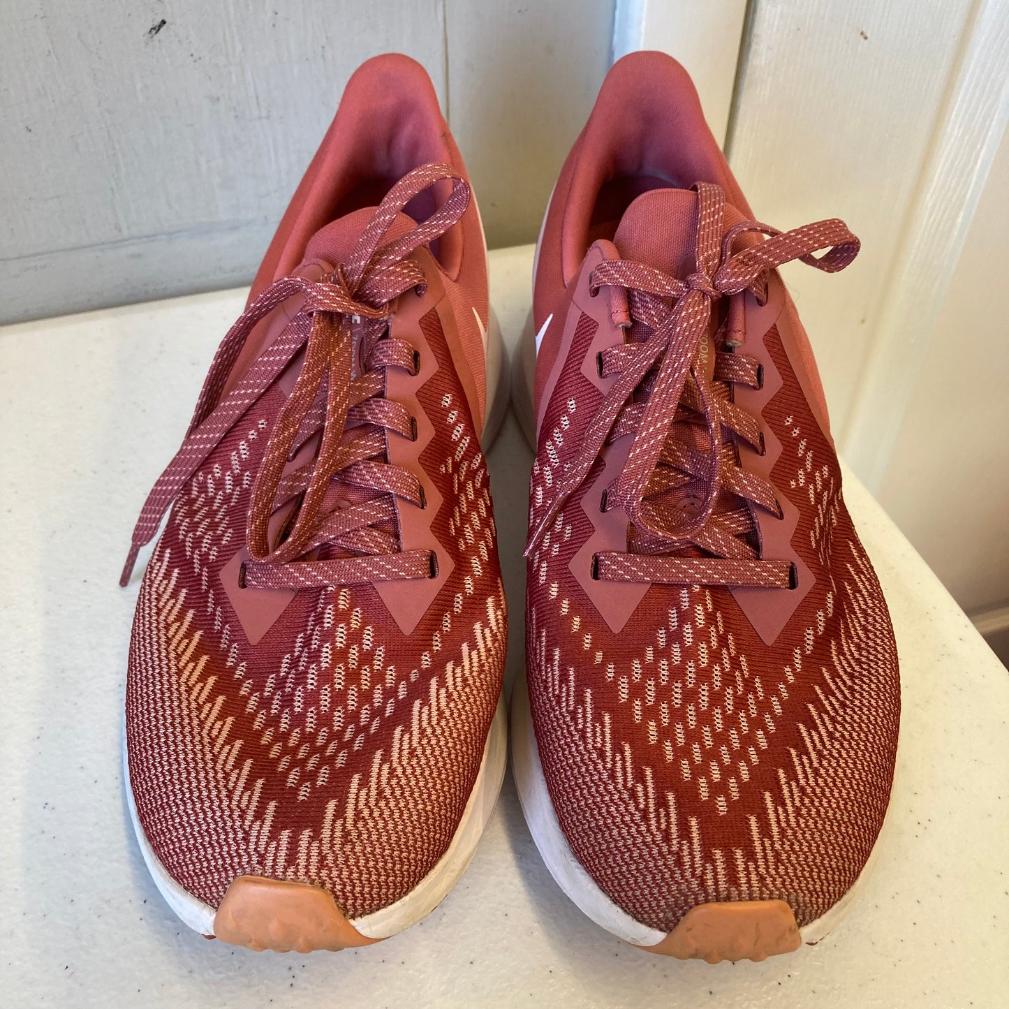 Shoes Athletic By Nike In Coral, Size:9
