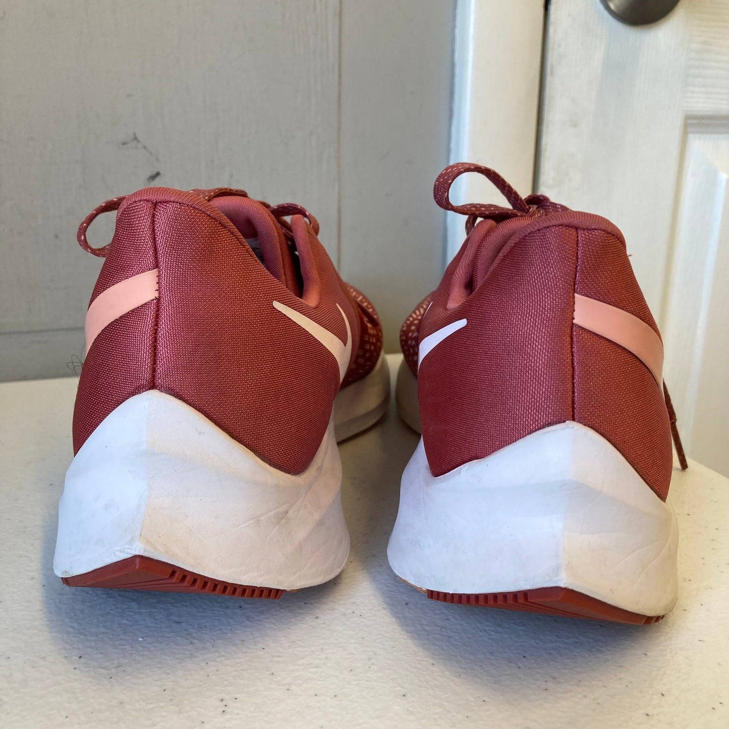 Shoes Athletic By Nike In Coral, Size:9
