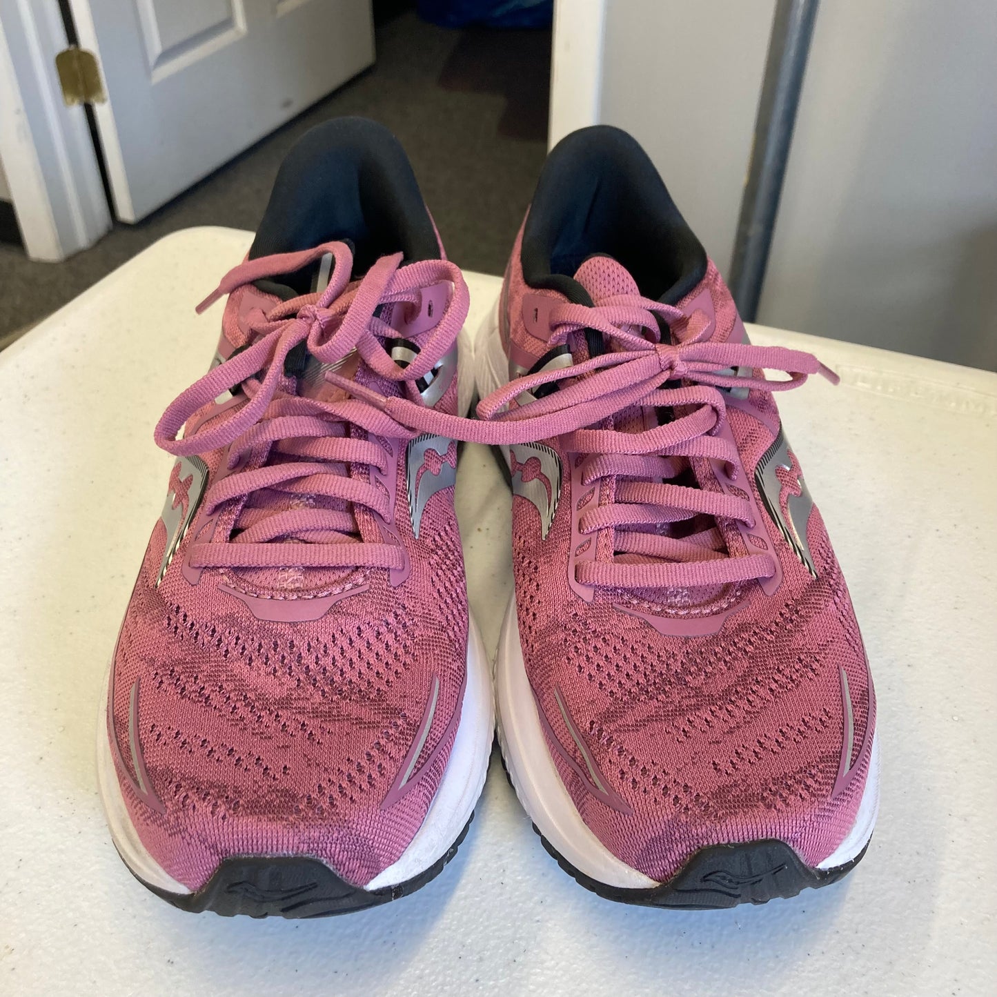 Shoes Athletic By Saucony In Pink, Size:8.5