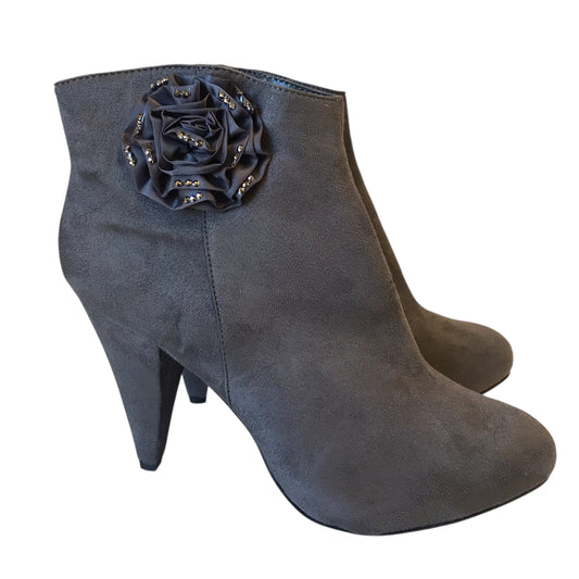 Boots Ankle Heels By Forever In Grey, Size:10