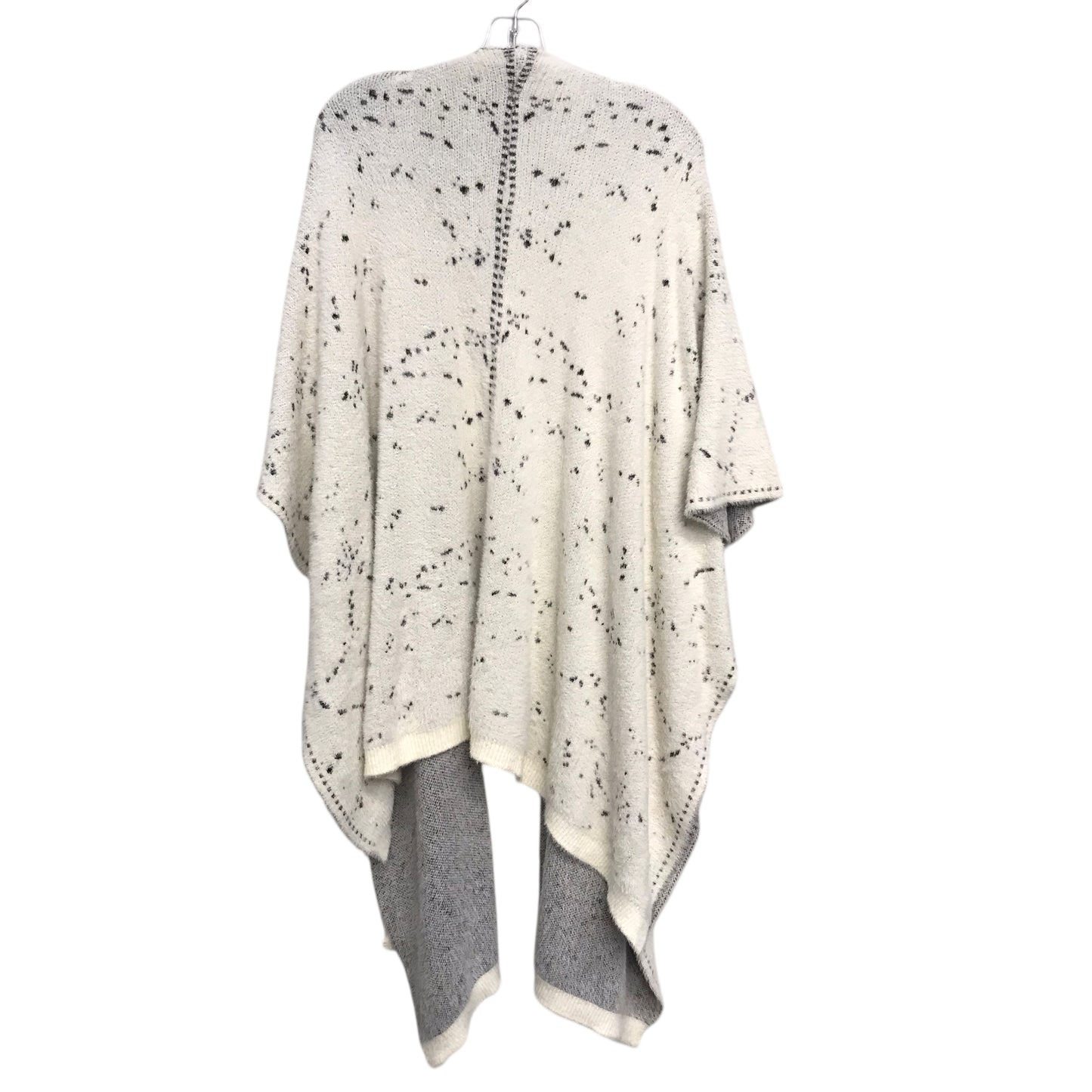 Shawl By Raffe In Black & White, Size:Osfm