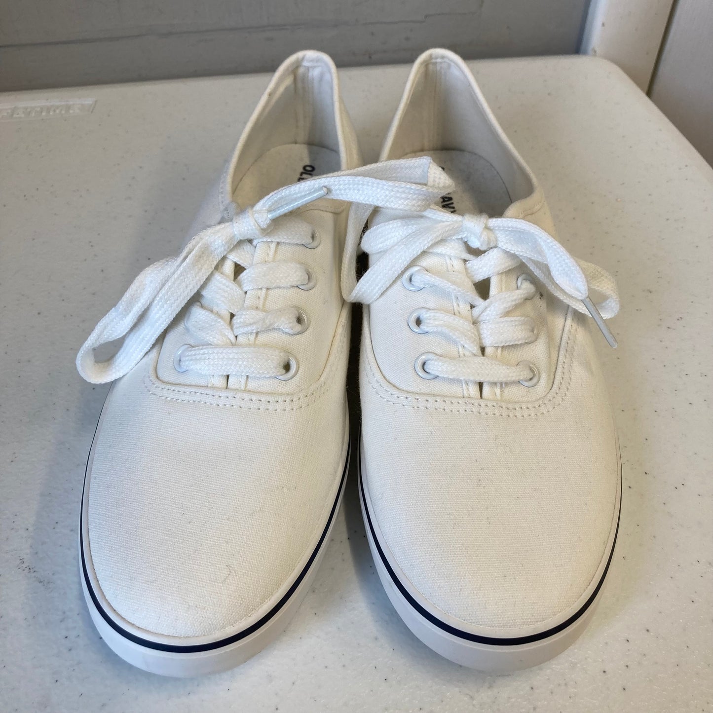 Shoes Sneakers By Old Navy In White, Size:8