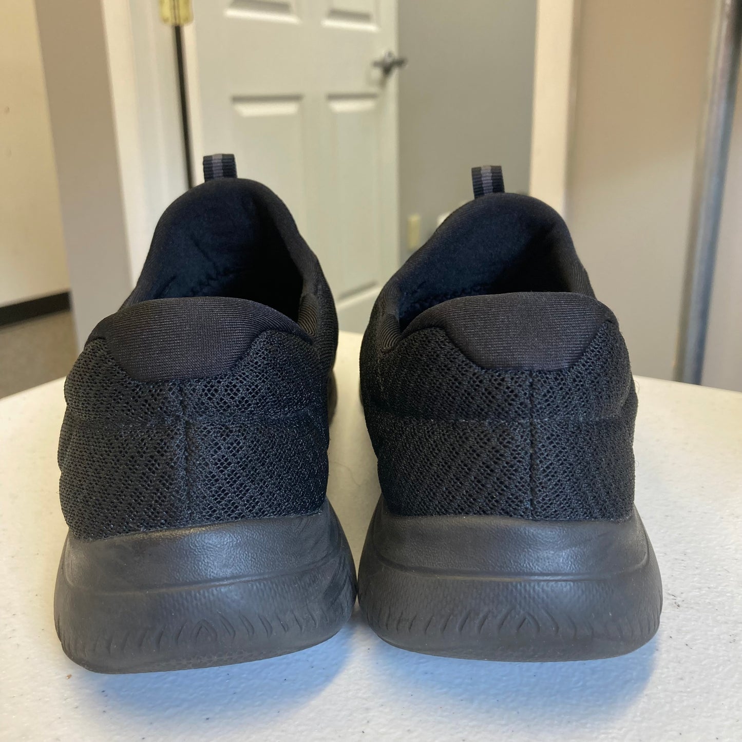 Shoes Athletic By Skechers In Black, Size:9.5