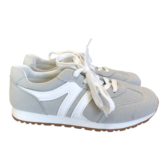 Shoes Athletic In Grey & White, Size:5.5