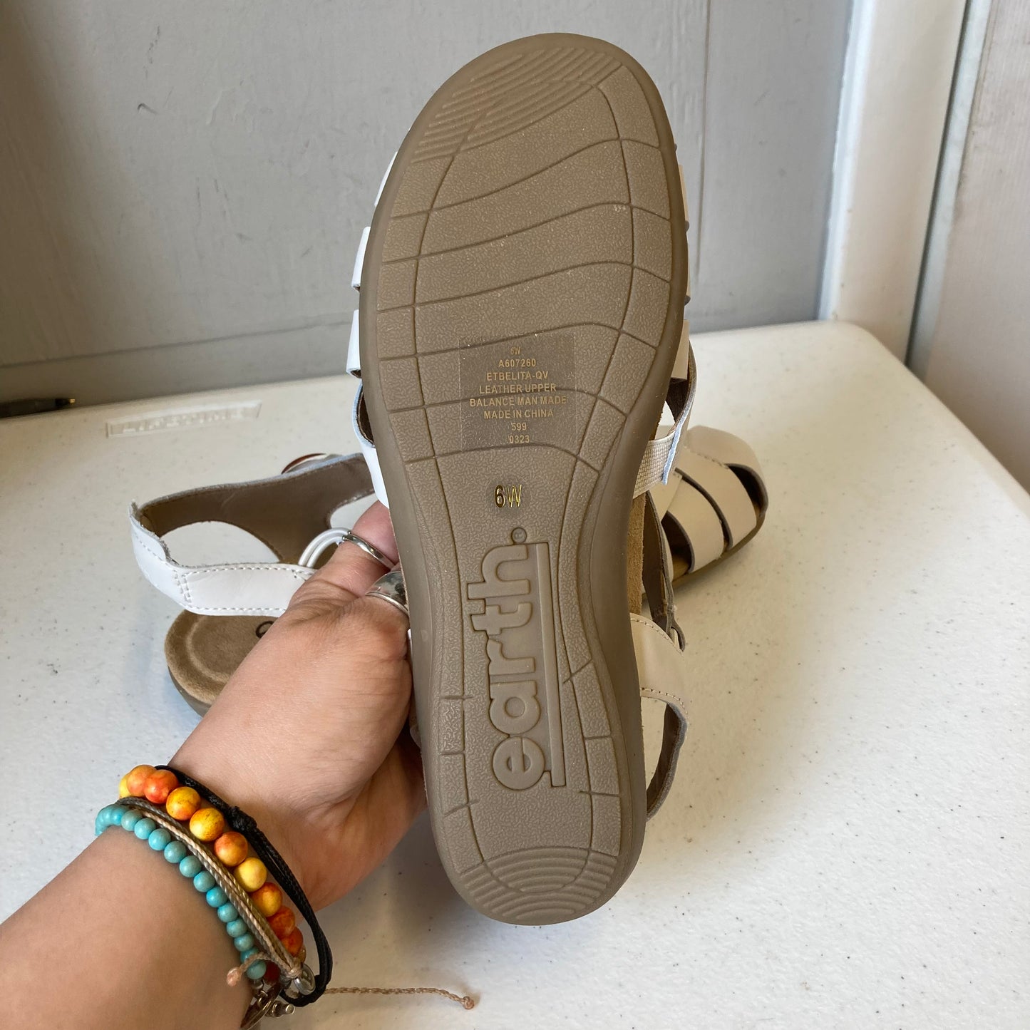 Sandals Flats By Earth In Beige, Size:6
