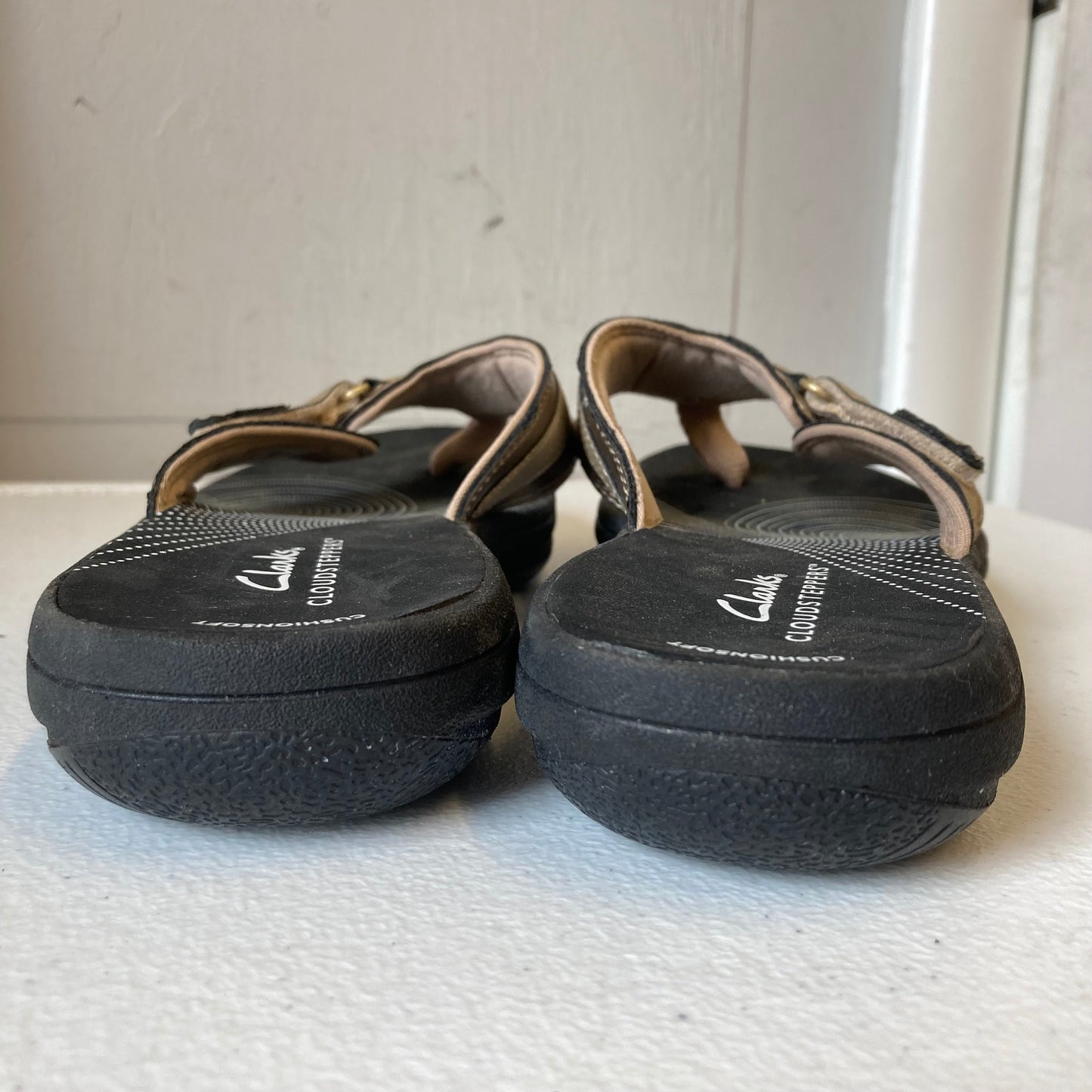 Sandals Flats By Clarks In Gold, Size:7
