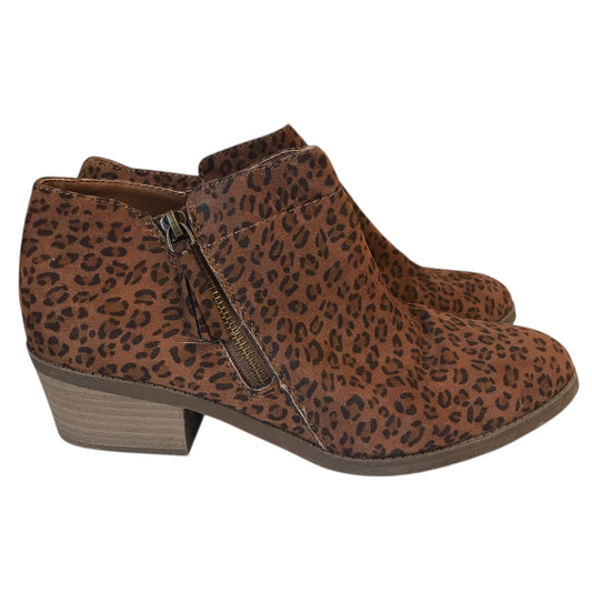 BOOTS ANKLE FLATS by TIME AND TRU in ANIMAL PRINT, Size:8.5