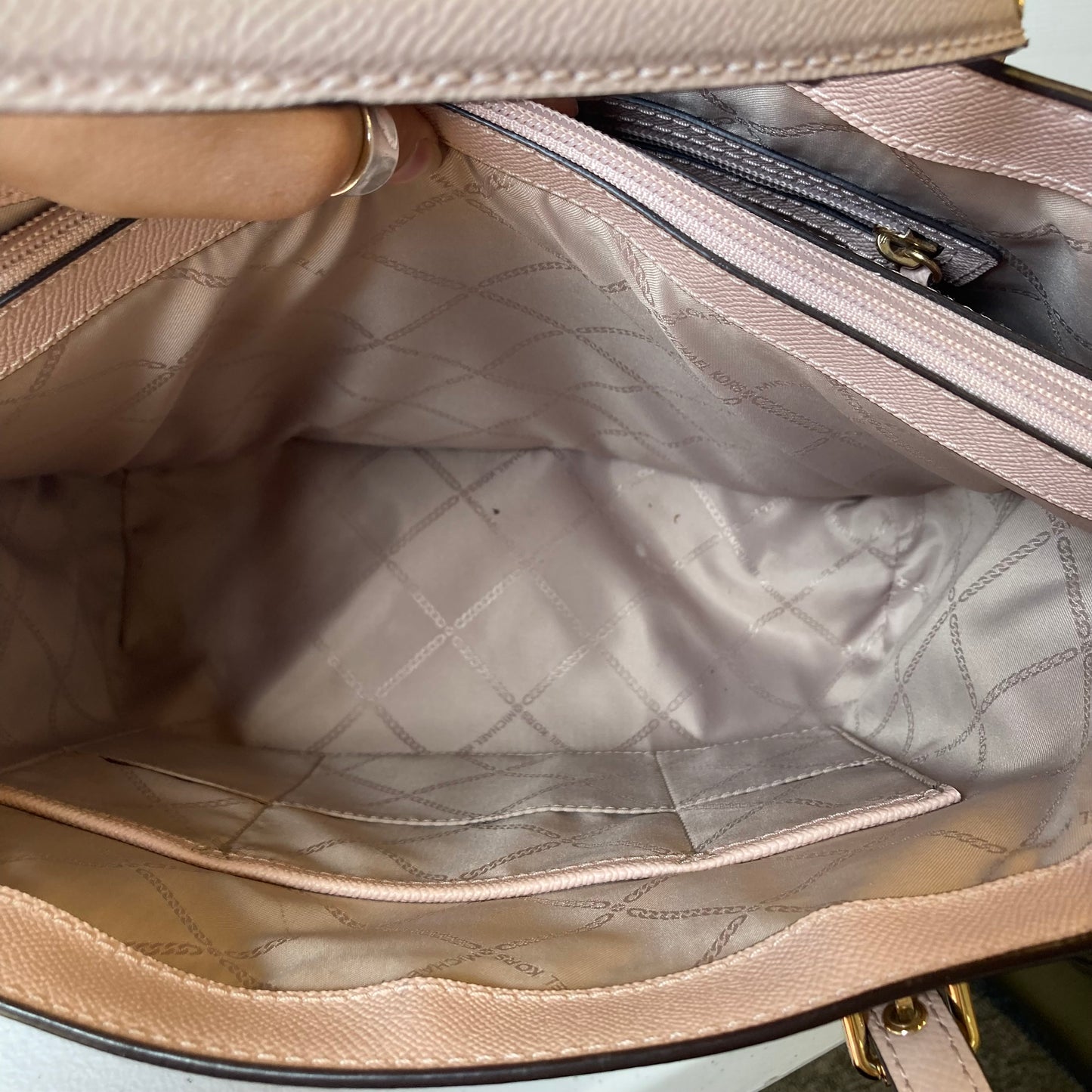 Handbag Designer By Michael Kors In Pink, Size:Large