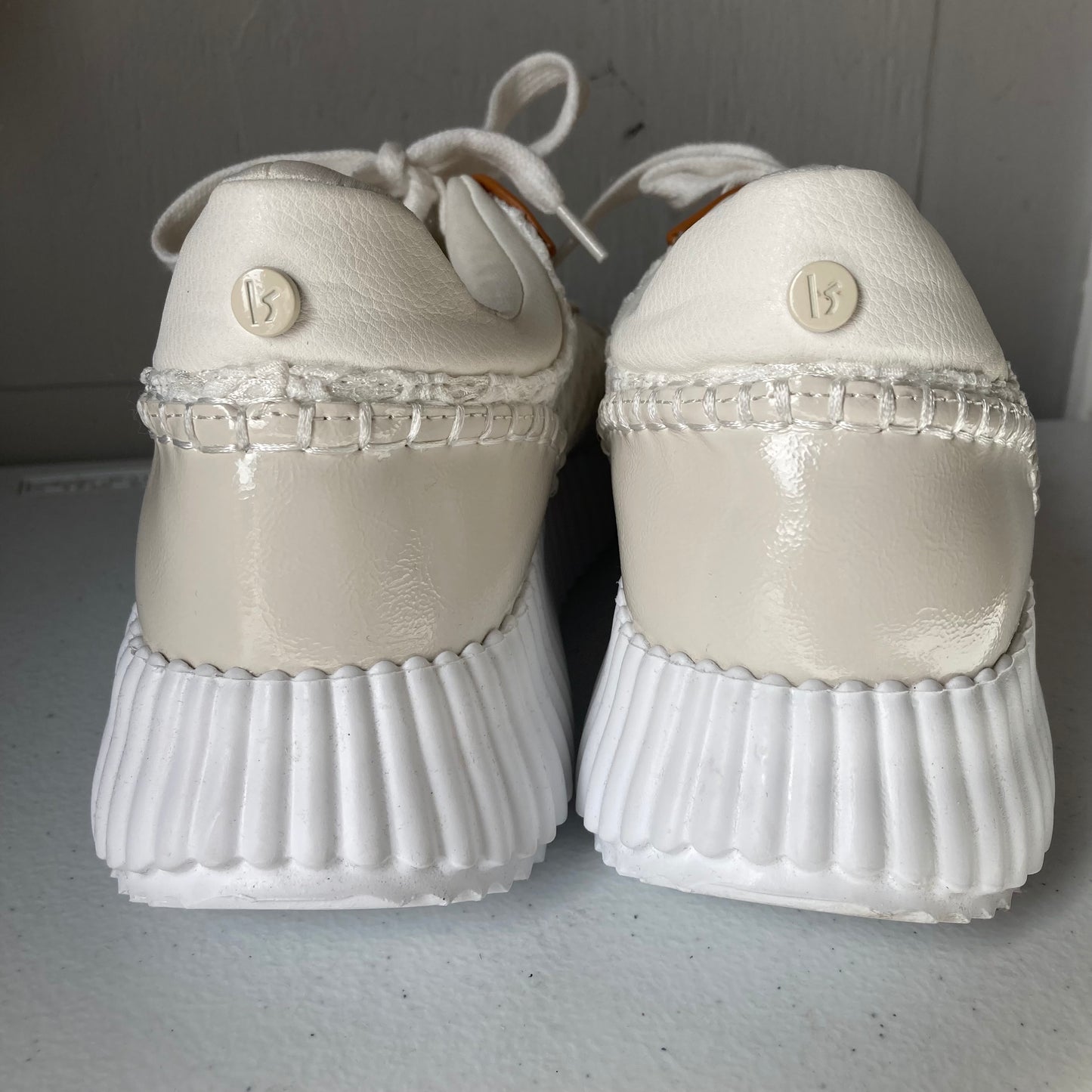 Shoes Sneakers By La Strada In Tan & White, Size:9.5