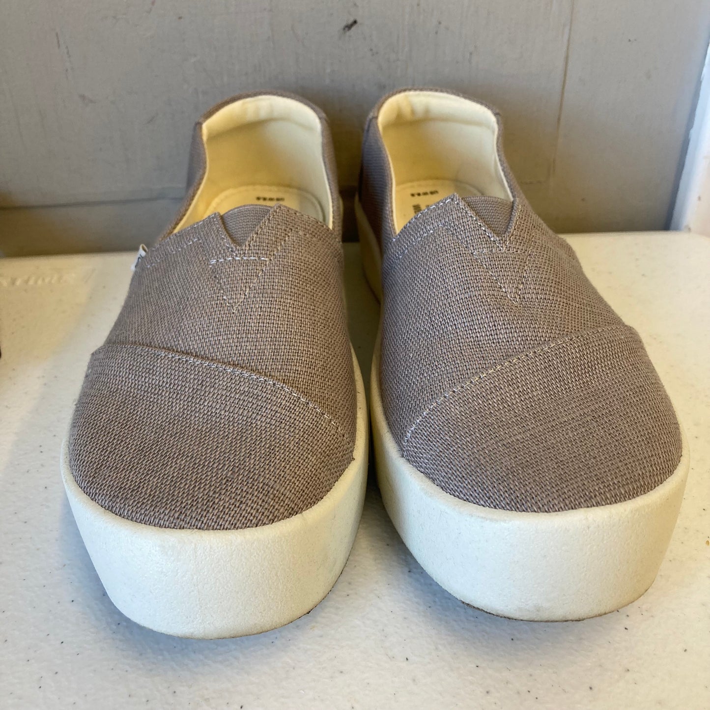 Shoes Sneakers By Toms In Taupe, Size:8.5