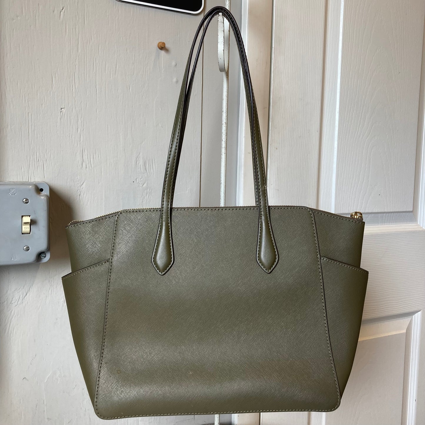 Handbag Designer By Michael Kors In Green, Size:Medium