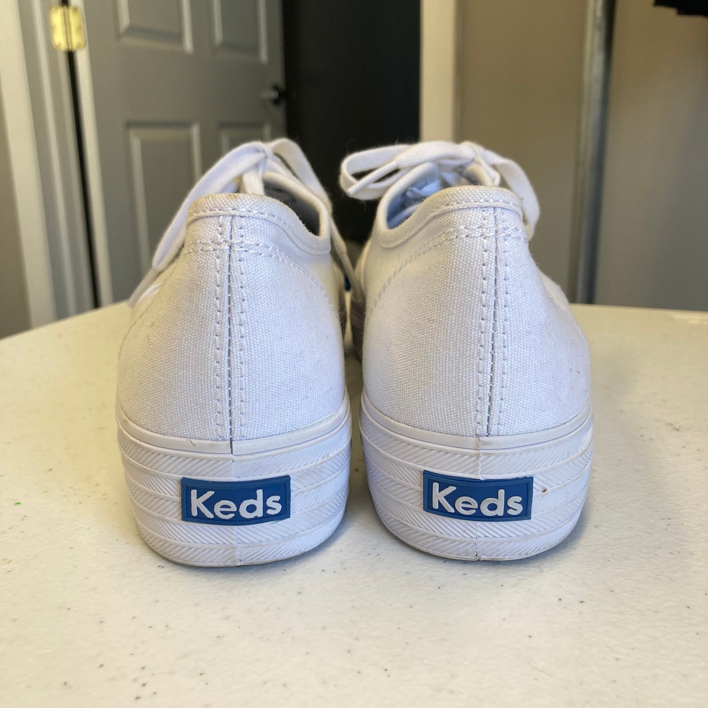 Shoes Sneakers By Keds In White, Size:9