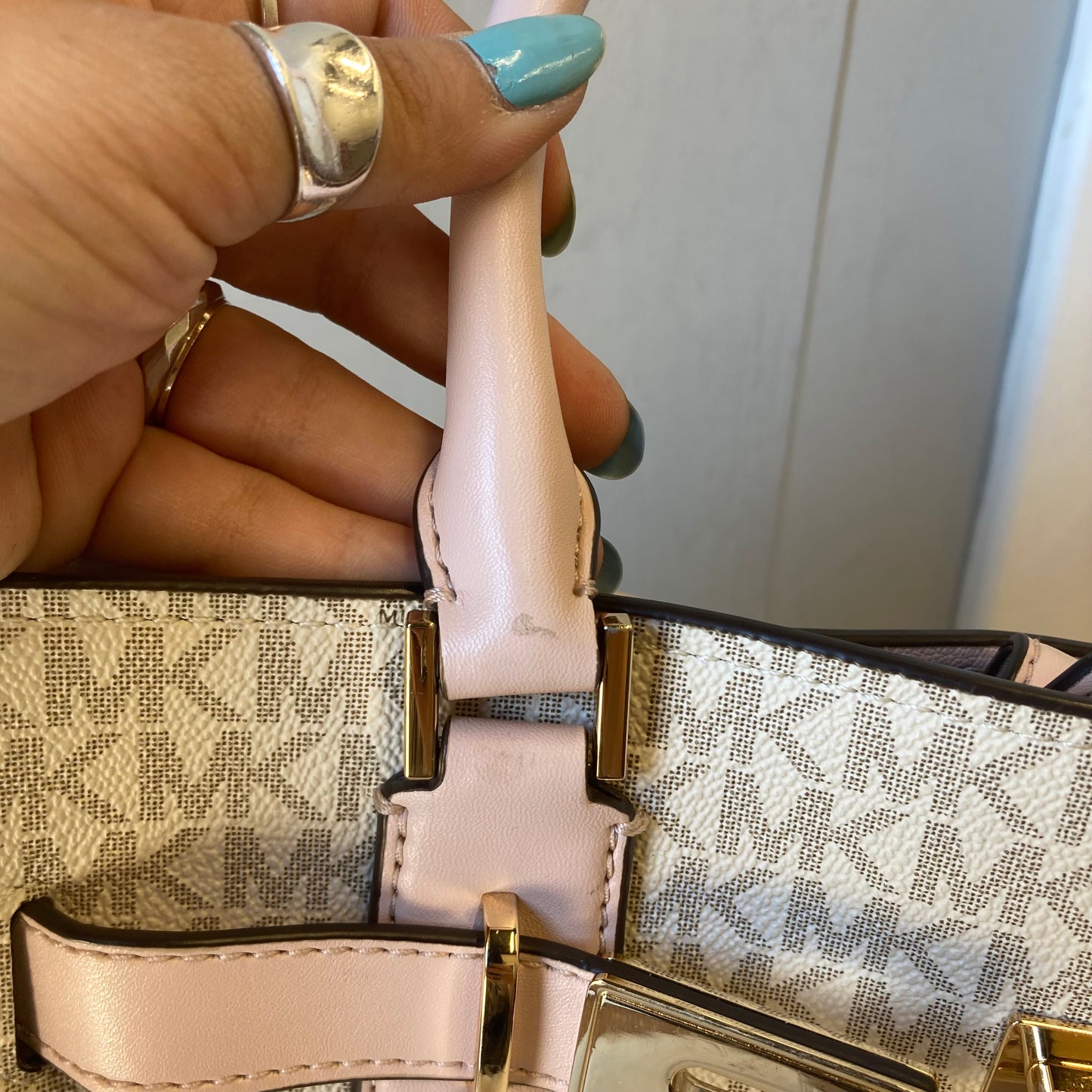Crossbody Designer By Michael Kors In Pink, Size:Medium
