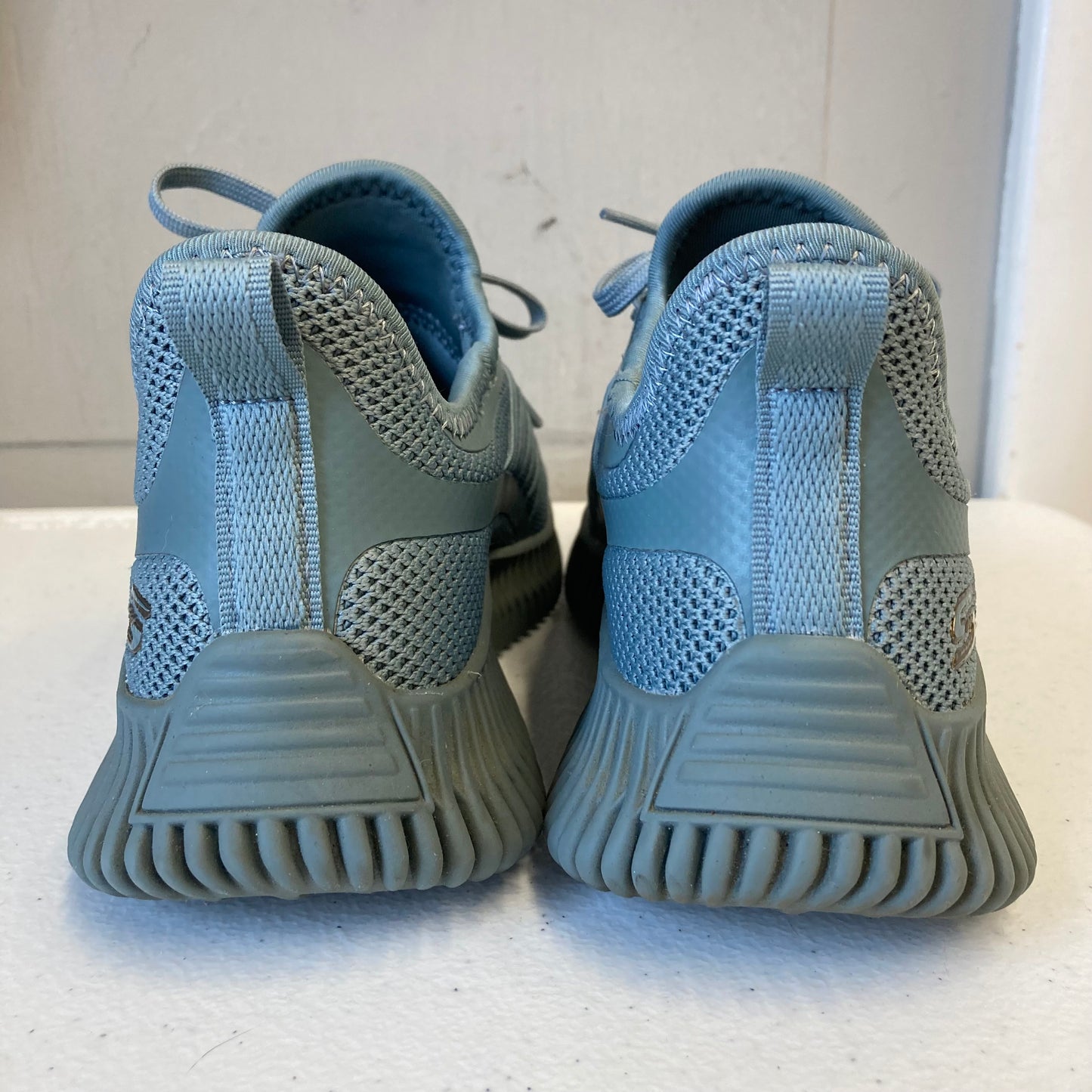 Shoes Athletic By Skechers In Slate Blue, Size:6