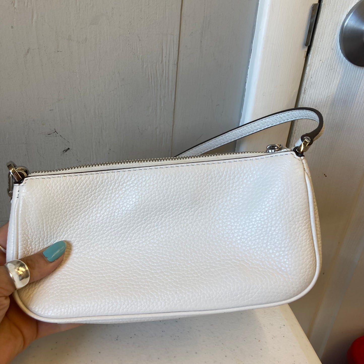 Handbag Designer By Michael Kors In White, Size:Small