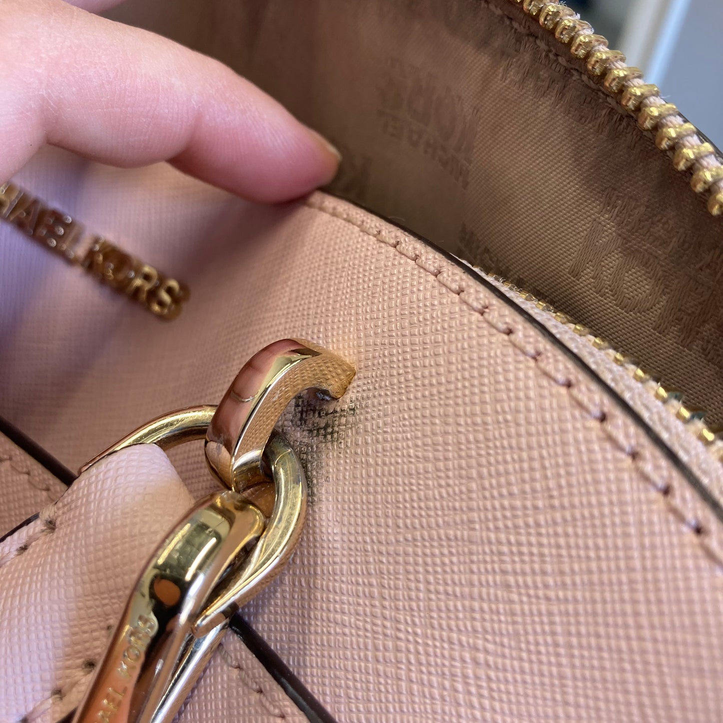 Handbag Designer By Michael Kors In Pink, Size:Medium