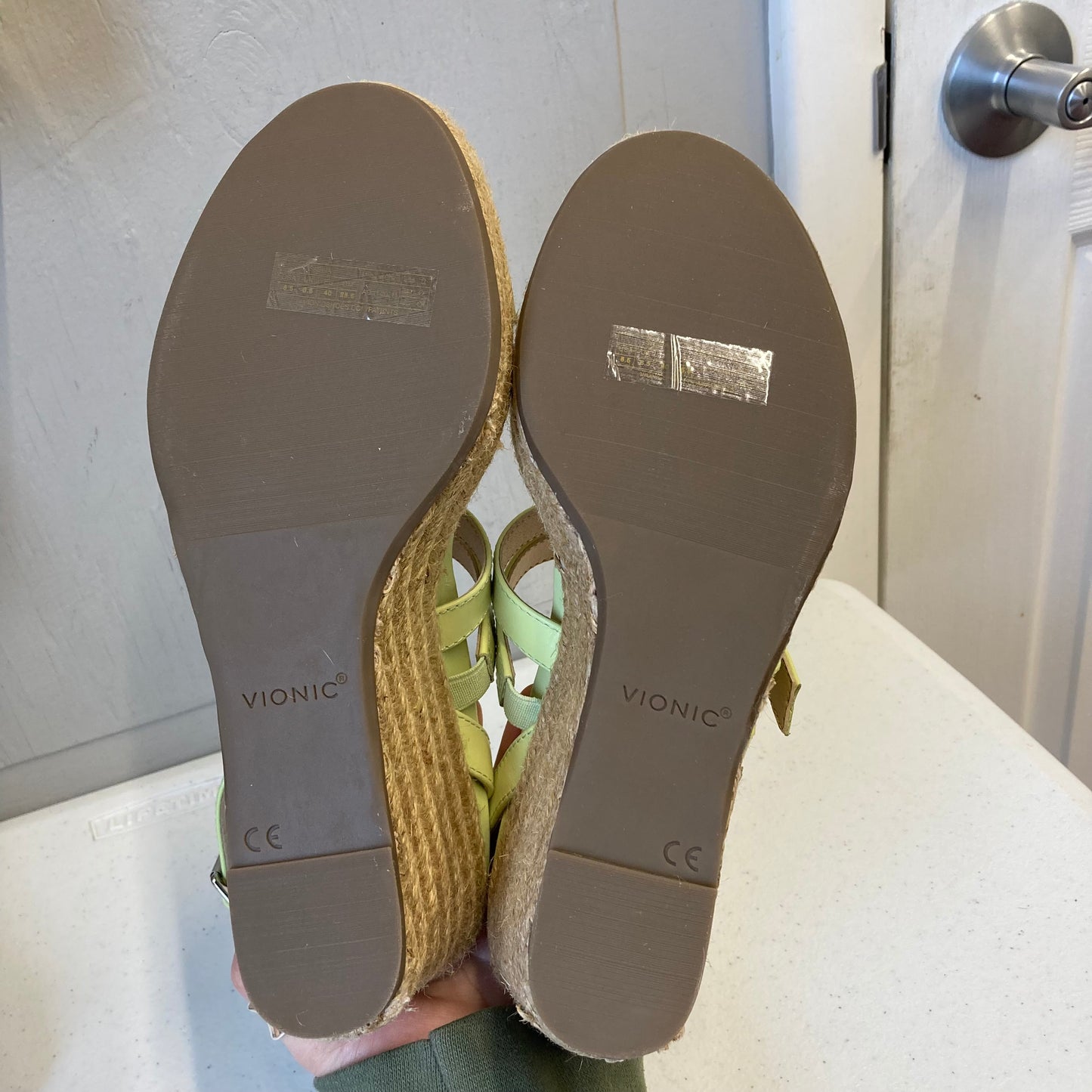 Sandals Heels Wedge By Vionic In Green, Size:8.5