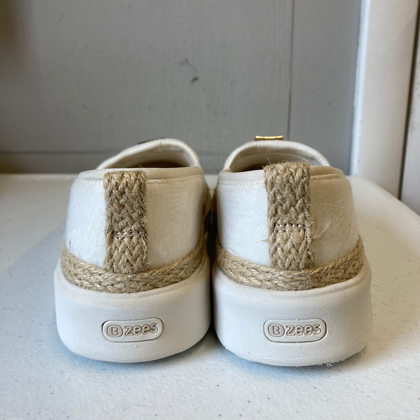 Shoes Sneakers By Bzees In White, Size:7