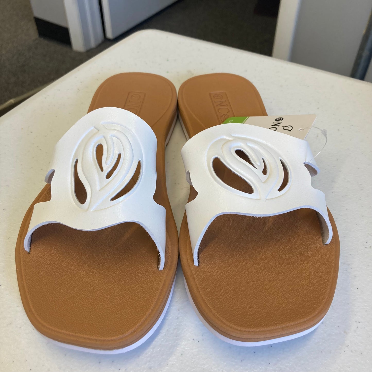 Sandals Flats By Oncai In White, Size:8