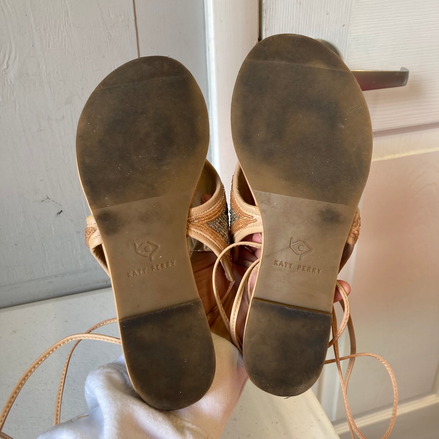 Sandals Flats By Katy Perry In Tan, Size:5.5