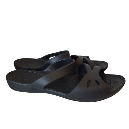 Sandals Flats By Crocs In Black, Size:8