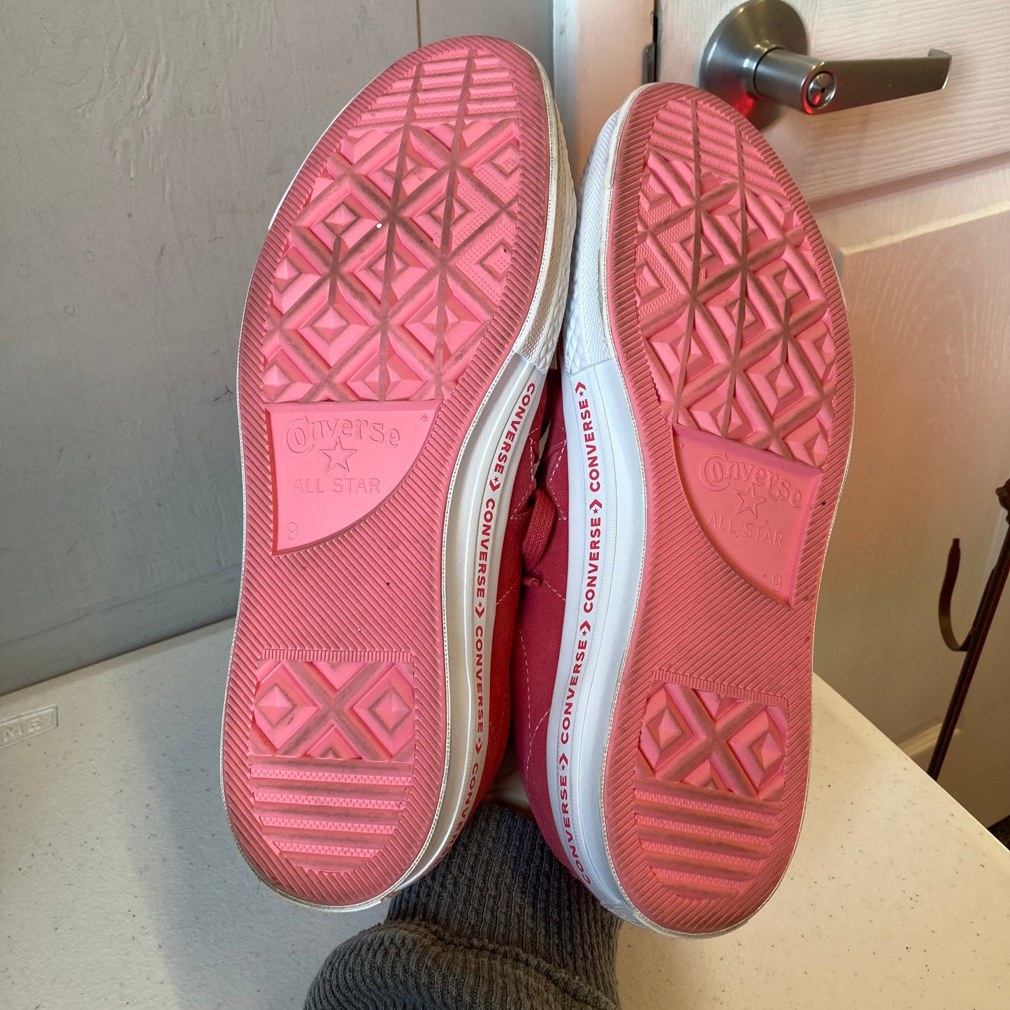 Shoes Sneakers By Converse In Coral, Size:11