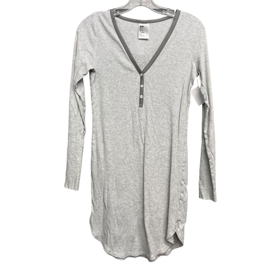 Dress Casual Short By H&M In Grey, Size:M