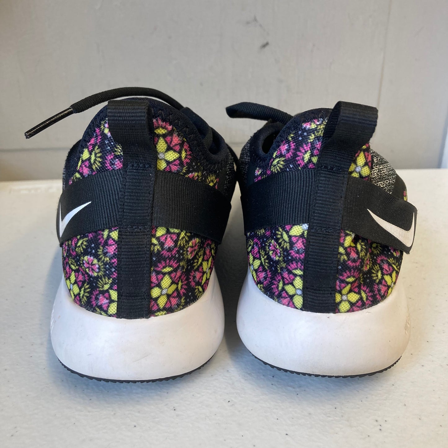 Shoes Athletic By Nike In Grey & Pink, Size:6.5